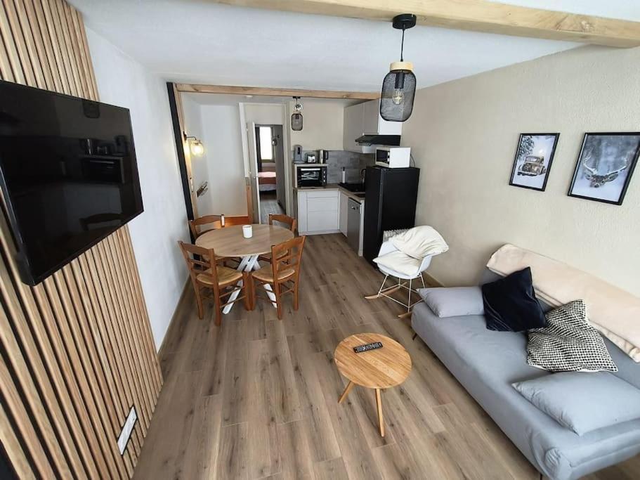 T2 Cosy Au Pied Des Pistes Apartment Bagneres-de-Bigorre Exterior photo
